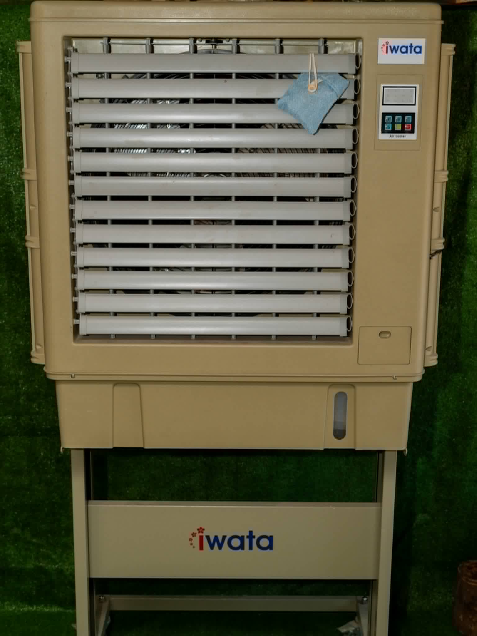 Portable floor-standing event air cooler
